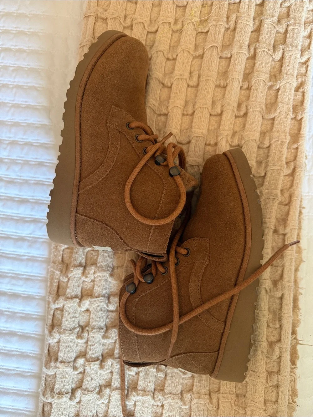 UGG Bethany Kids Chestnut Suede Lace-Up Ankle Boots Kids Size 3